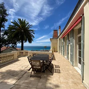 Magnifique D'époque Avec Vue 4 Personnes Avec Terrasse Le Port Nice